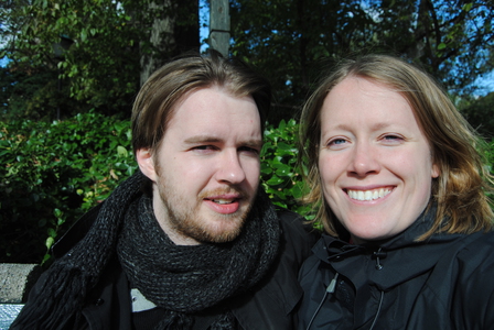 Johanna och Daniel med solen i ögonen i Central Park.
